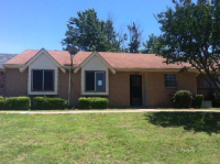 25 E Townhouse Ln, Grand Prairie, TX 75052 