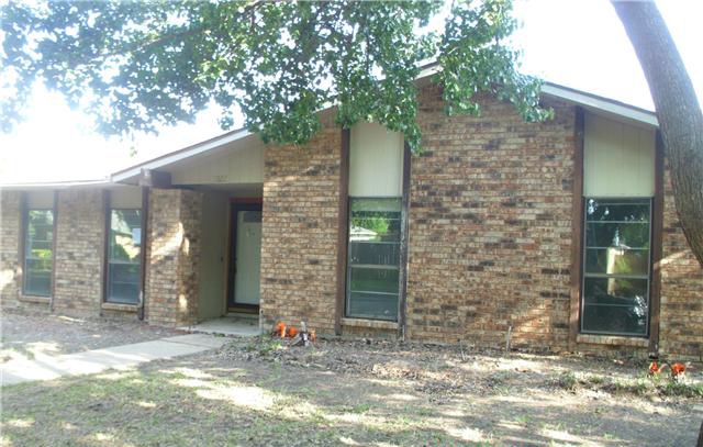 3022 Gayle Drive, Garland, TX 75044 
