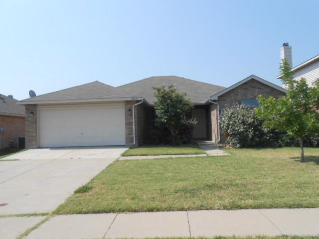 2143 Oryx Lane, Grand Prairie, TX 75052 