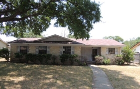 5920 Keeneland Pkwy, Dallas, TX 75211 