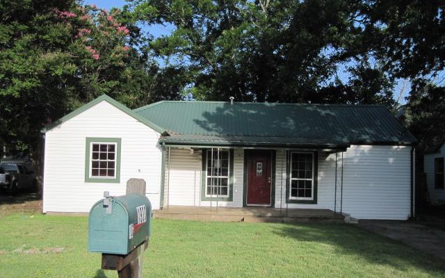 1933 Liberty St, Bonham, TX 75418 