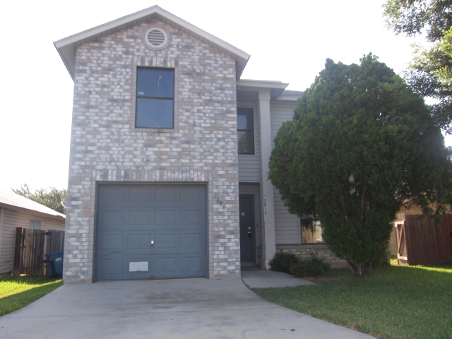 2816 Buffalo Pass Dr, San Antonio, TX 78245 