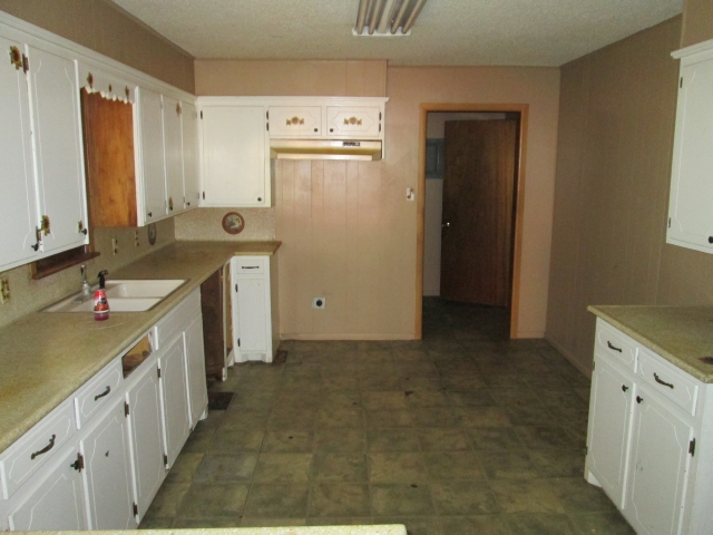 145 South 5th St, Slaton, TX 79364 