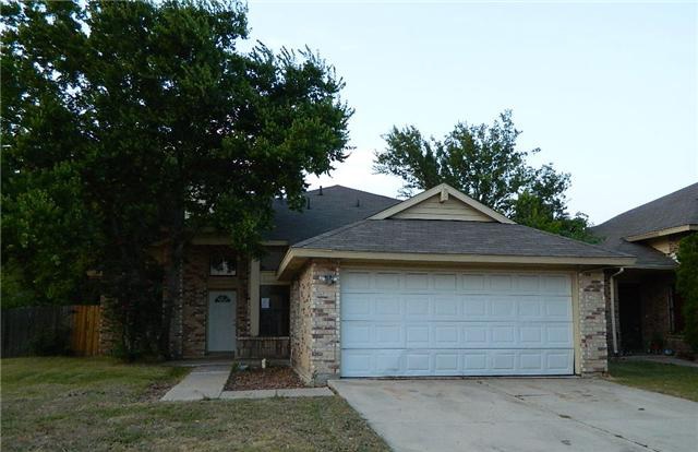 2401 Clareton Dr, Arlington, TX 76018 