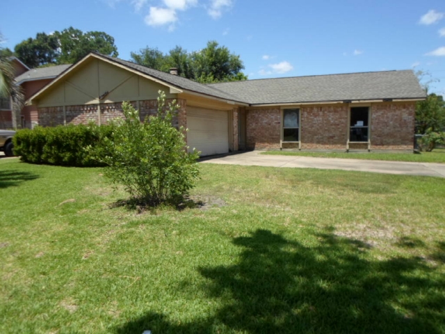 602 Leicester Ln, Houston, TX 77034 