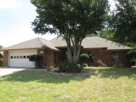 7016 Live Oak Dr, North Richland Hills, TX 76182 