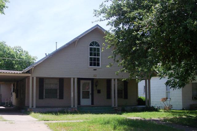 2106 North Houston Street, Fort Worth, TX 76106 