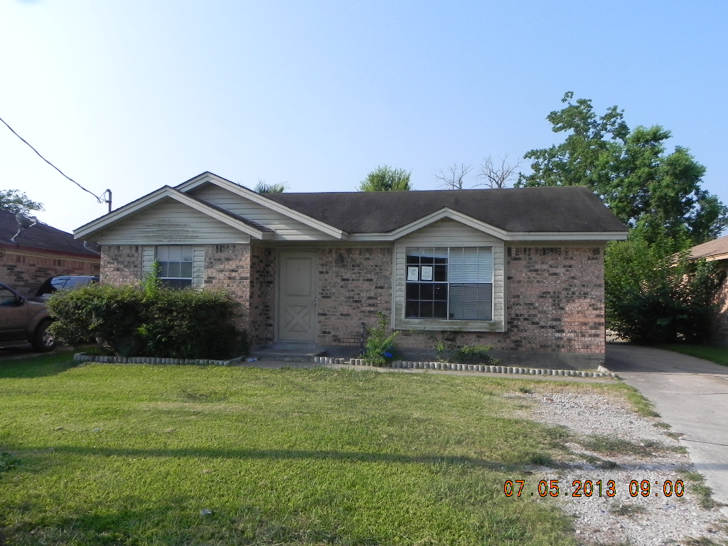 9034 Freeland St, Houston, TX 77075 