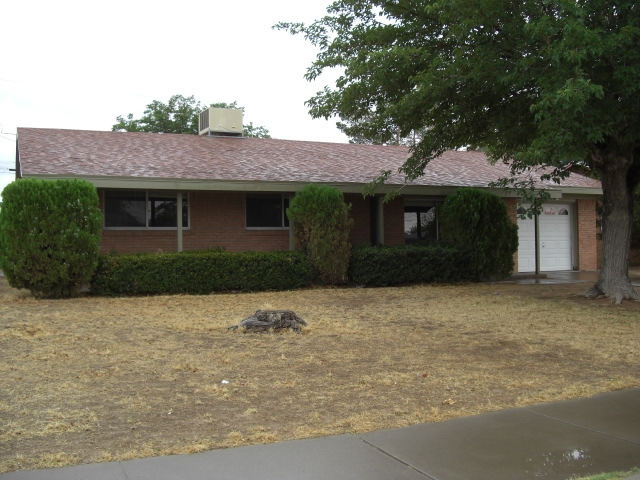3431 Kirkcaldy Rd, El Paso, TX 79925 