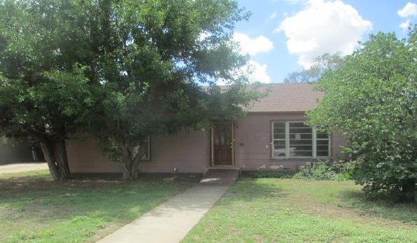 110 S 1st Street, Floydada, TX 79235 