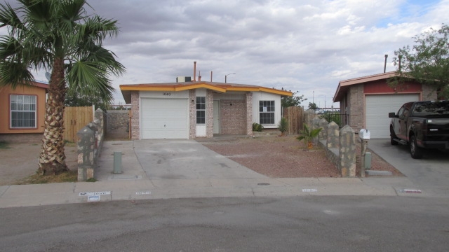 1040 Luis Ln, El Paso, TX 79907 