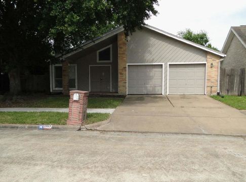 2863 Crest Park Dr, Houston, TX 77082 