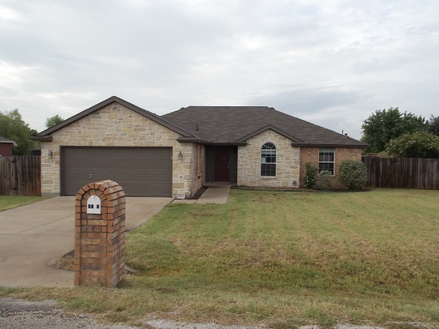 3015 Stroll Dr, Granbury, TX 76049 