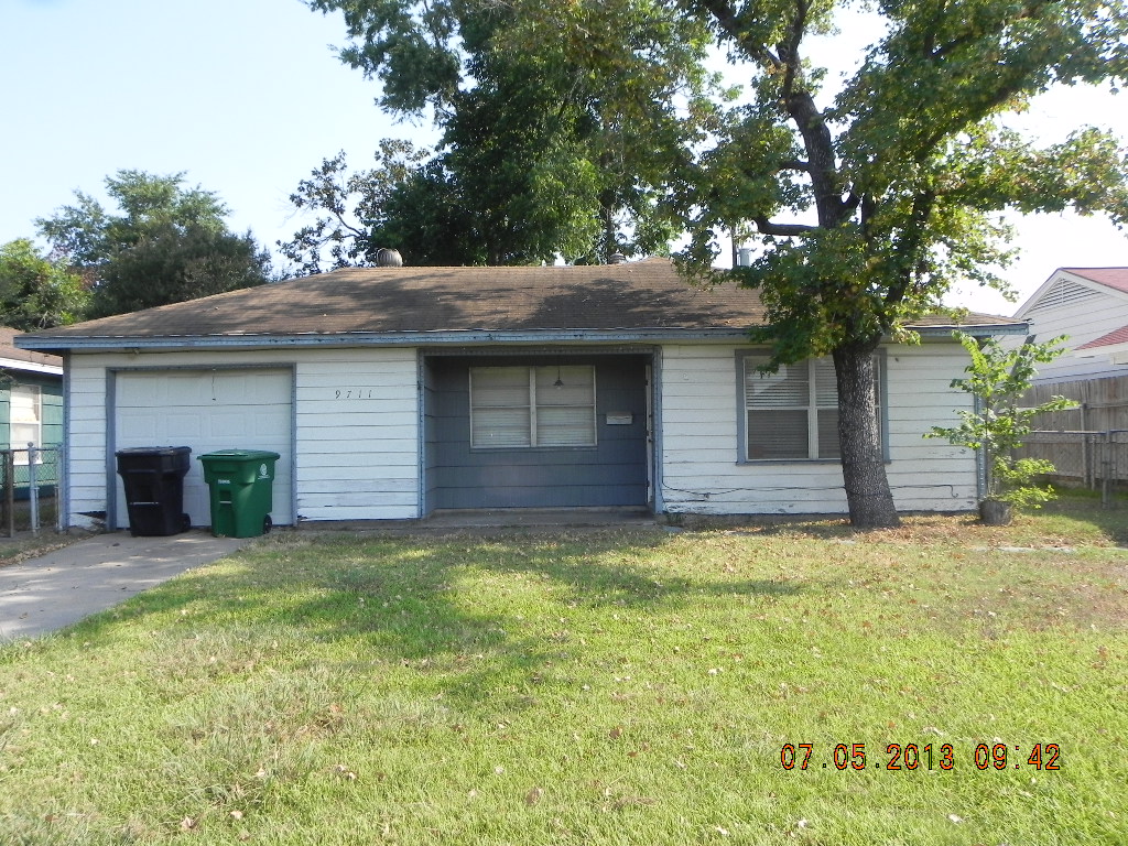 9711 San Carlos Street, Houston, TX 77013 