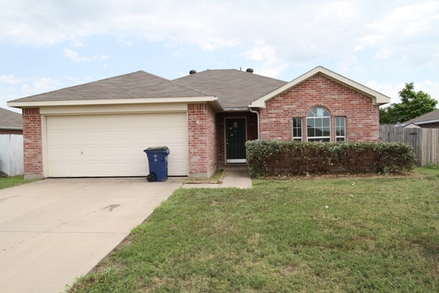 405 Harvard Drive, Princeton, TX 75407 
