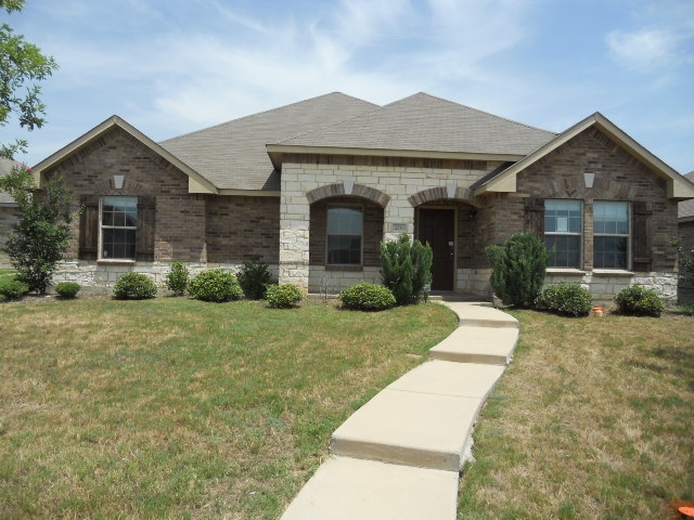 2219 Cedarwood Dr, Lancaster, TX 75134 