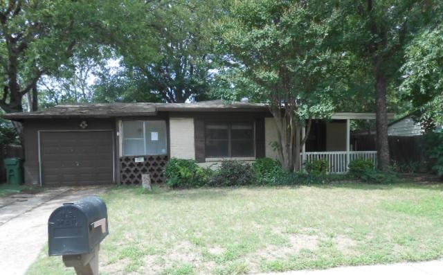 911 Sunnyvale Dr, Arlington, TX 76010 