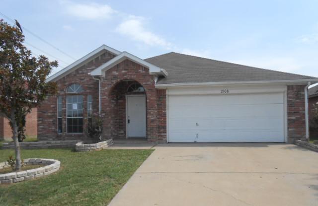 2108 Waterfield Ct, Grand Prairie, TX 75052 