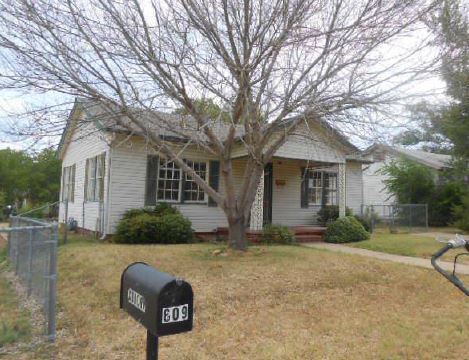 609 SW 9th Street, Mineral Wells, TX 76067 