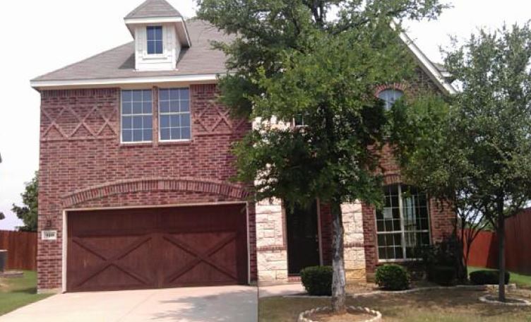 910 Waterside Dr, Euless, TX 76039 