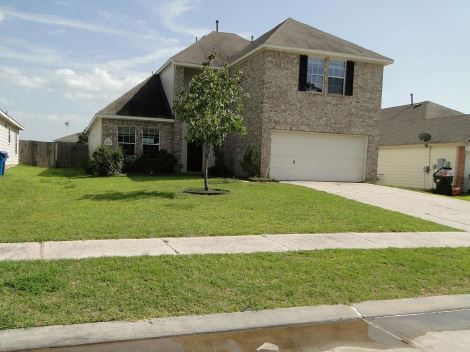1072 Shadow Glenn Dr, Conroe, TX 77301 