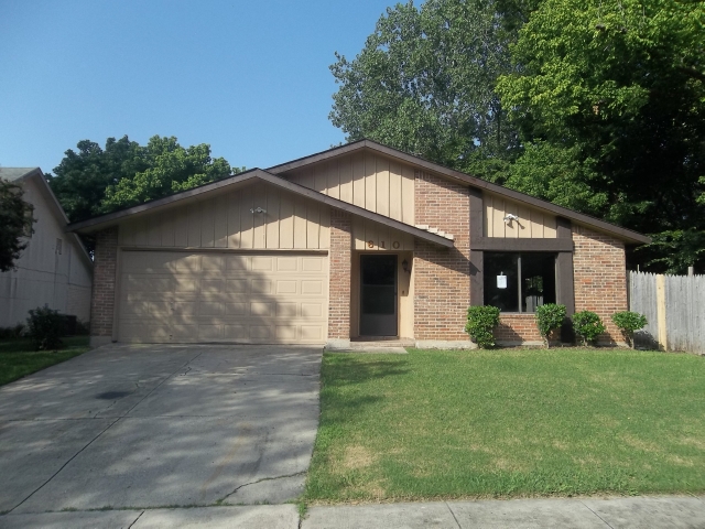 610 Meadowglen Dr, Duncanville, TX 75137 