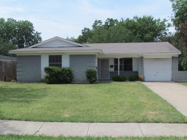 2707 Viva Drive, Mesquite, TX 75150 