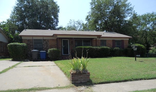 1314 Owega Ave, Dallas, TX 75216 