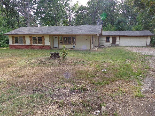105 Shellwood Dr, Wake Village, TX 75501 