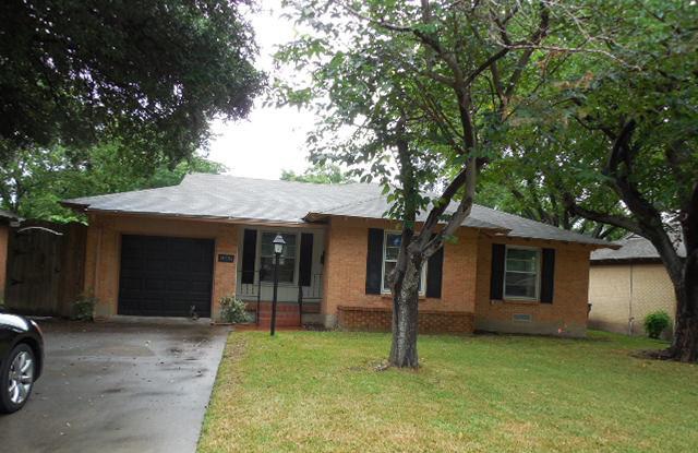 10336 Estacado Drive, Dallas, TX 75228 