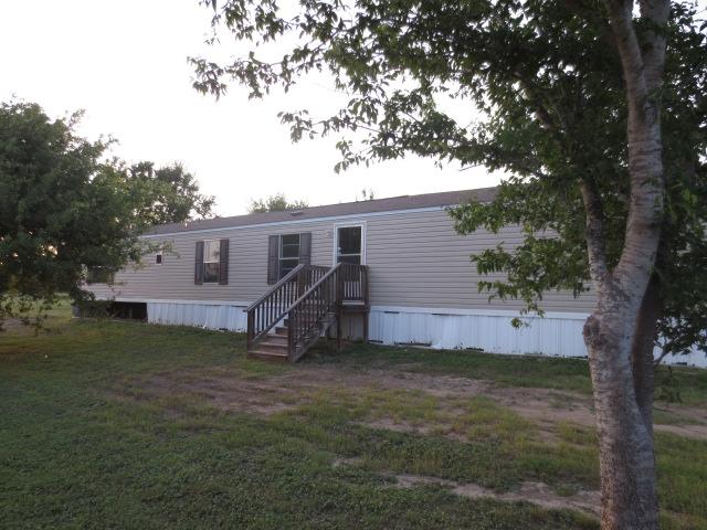 818 High Point Dr, Seguin, TX 78155 