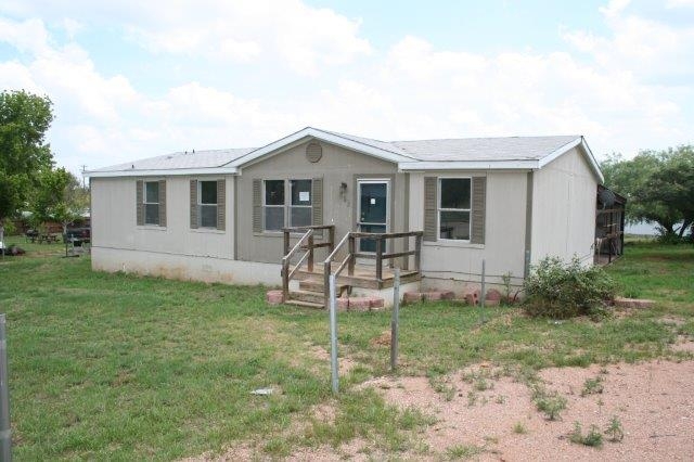 802 W Navarro St, Llano, TX 78643 