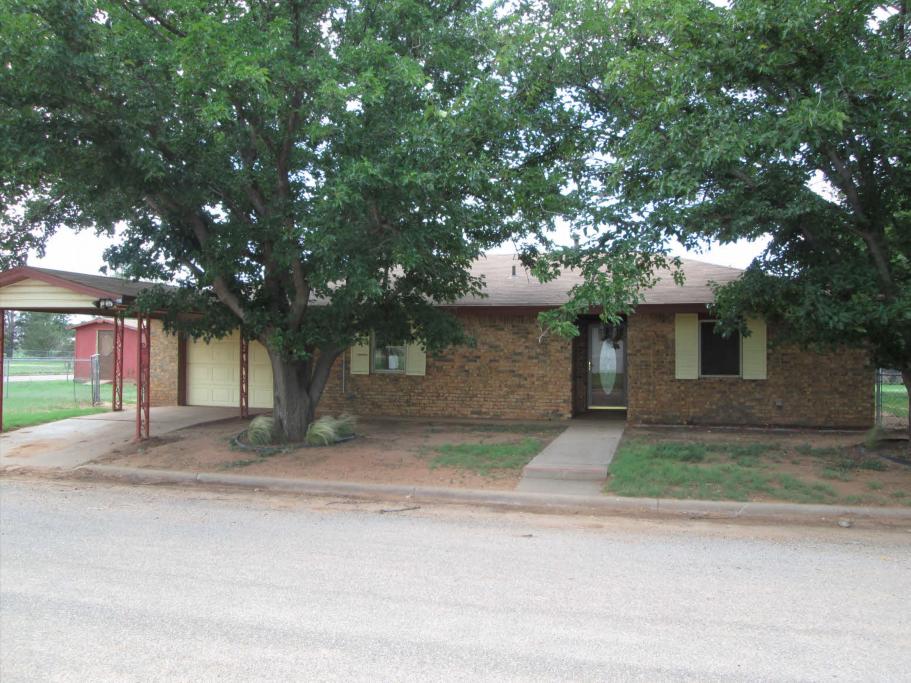 1010 7th St SE, Childress, TX 79201 
