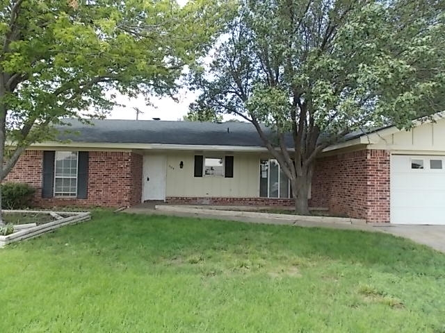 503 Pear Avenue, Dumas, TX 79029 