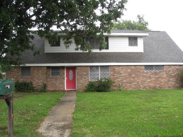 2710 Delta Dr, Port Arthur, TX 77642 