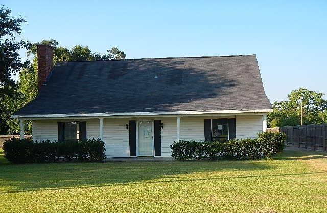 115 Blanch Rd, China, TX 77613 