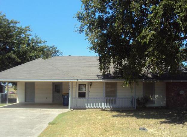 676 Nunnalee Ave, Van Alstyne, TX 75495 