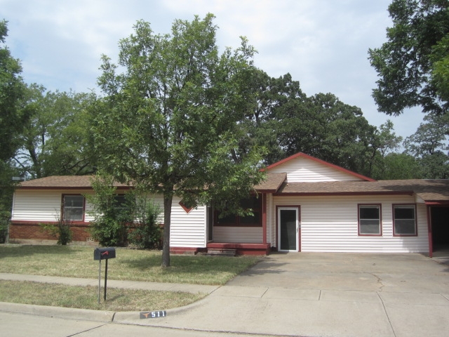 511 Buena Vista Dr, Hurst, TX 76053 