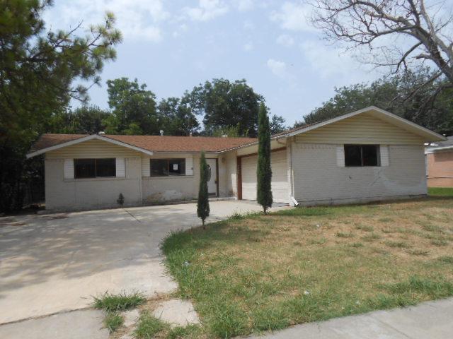 2504 Skylark Drive, Arlington, TX 76010 