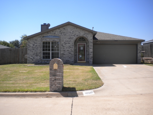 10917 Hornby St, Fort Worth, TX 76108 