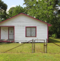 5913 Mayle St, Houston, TX 77016 