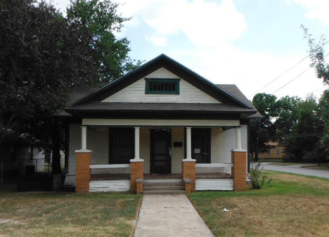 1302 E Garnett Street, Gainesville, TX 76240 