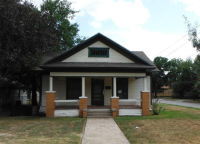 1302 E Garnett Street, Gainesville, TX 76240 