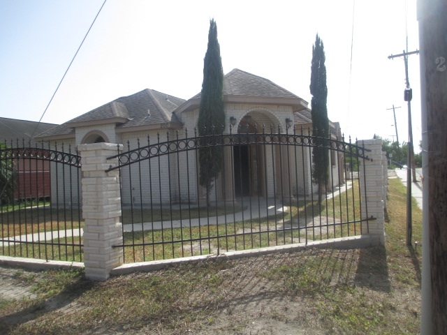 200 S Pat Cannon St, Weslaco, TX 78596 