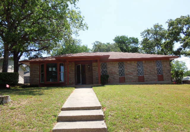 1220 S Delaware St, Irving, TX 75060 
