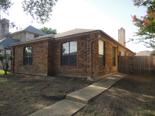 1133 Southpointe Dr, De Soto, TX 75115 