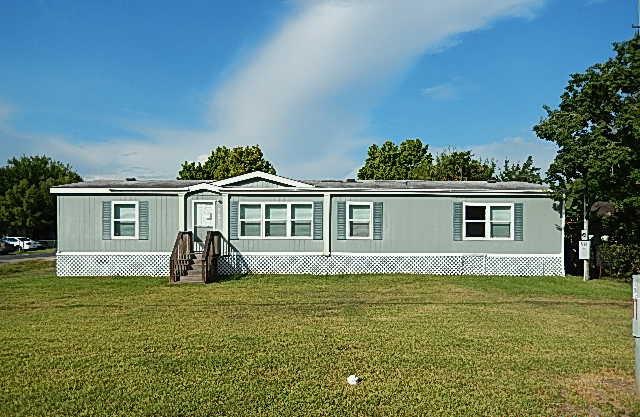 4748 10th St, Bacliff, TX 77518 