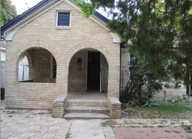 5733 Dorbrant St, Houston, TX 77023 
