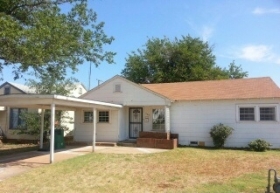 609 W Churchill St, Electra, TX 76360 