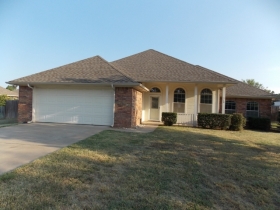 310 Granada Calle St, Granbury, TX 76049 